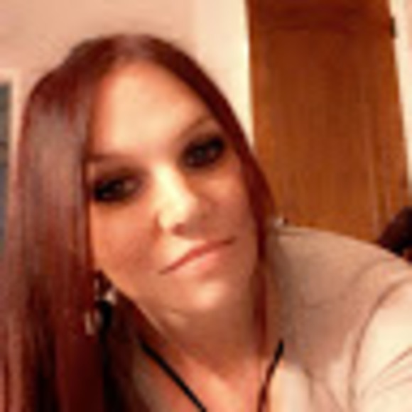 Meet your Posher, Christina - Picture 1 of 1